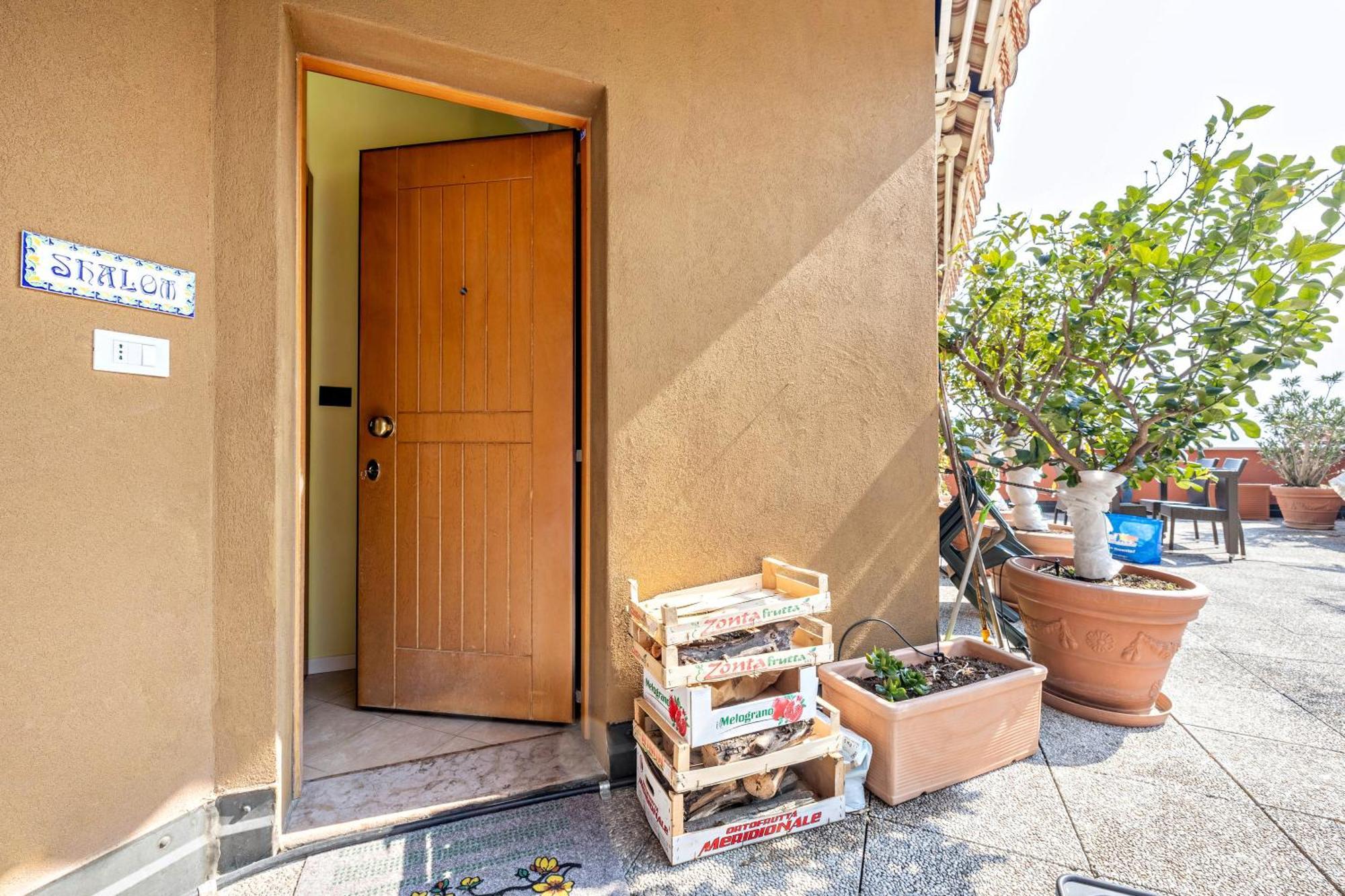 Casa Sara With Swimming Pool Apartment Riva del Garda Ngoại thất bức ảnh
